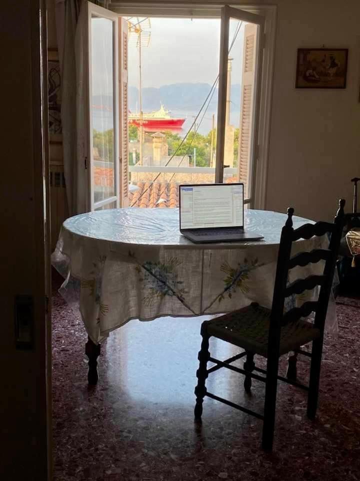 Appartement Vue Sur Mer Soul Family, Egine Aegina Eksteriør billede